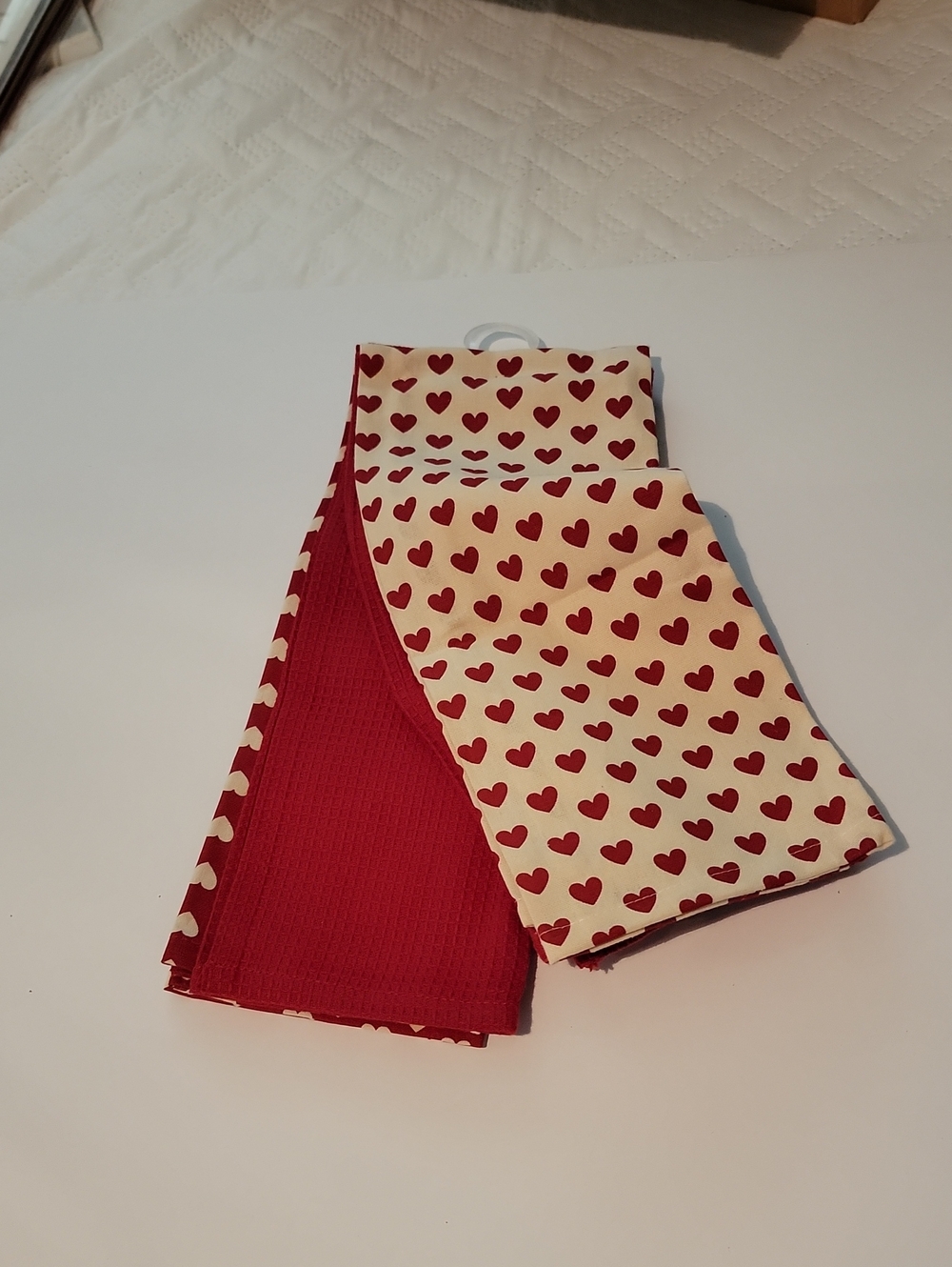 Cupcakes and Cashmere Valentine Hearts Kitchen Towel 4 Pack Cotton Red
